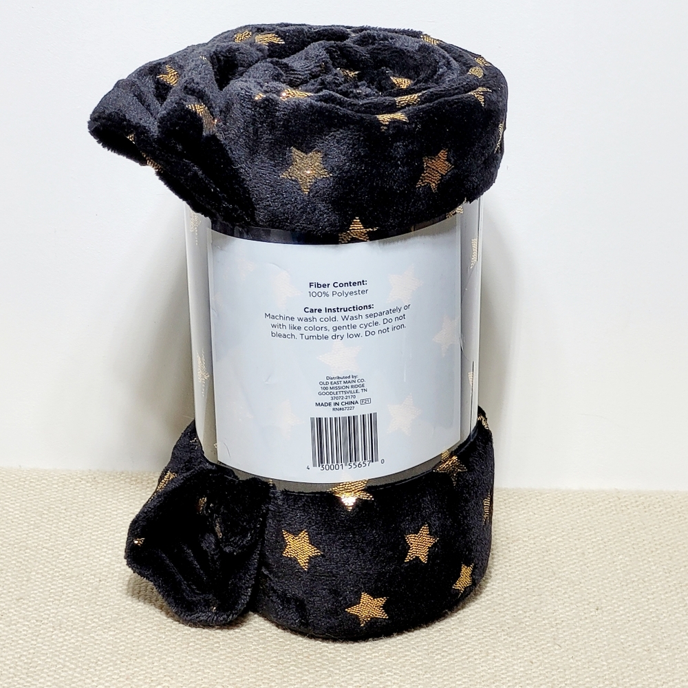 NWT Comfort Bay Black with Gold Stars 50"x60" Soft & Cuddly Throw - Picture 2 of 3
